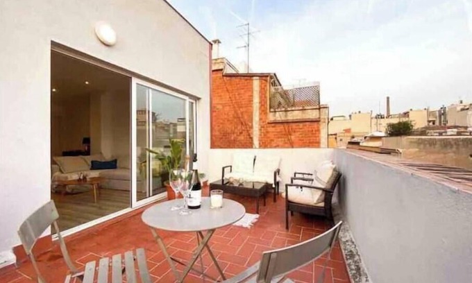 Sants-Badal Apartment | Sunny attic with private terrace in Barcelonann