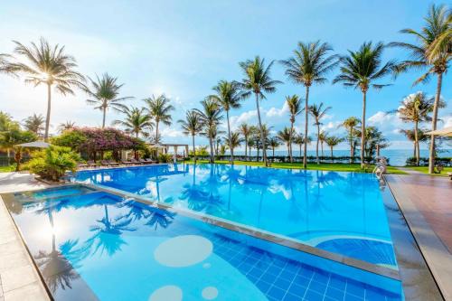 Central Mui Ne Beach Resort | Beachfront Bliss at Sunny Beach Resort & Spa, 4-Star Escape
