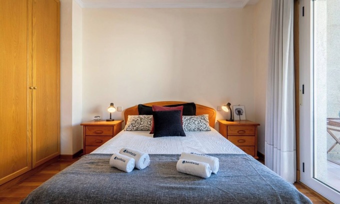 Povoa De Varzim Apartment | Inviting Fresh Apartment with Ocean View & Terrace