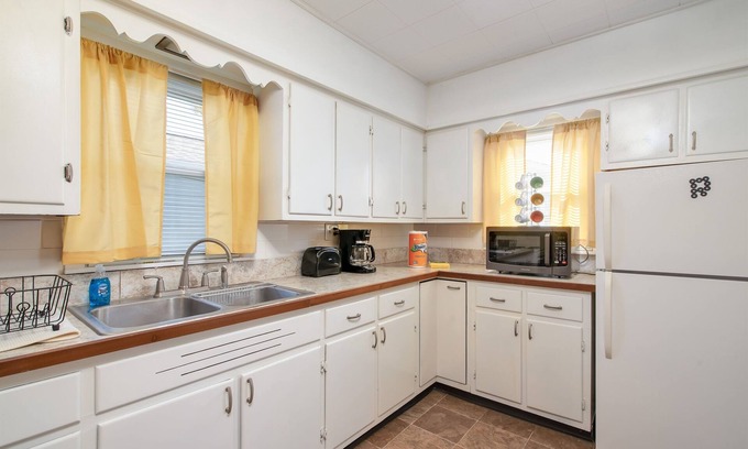 Kokomo House | Bright Bungalow with Pool, Spa & Perfect Guest Rating