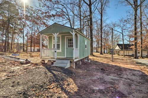 Negreet House | Pet-Friendly Sunny Catfish Cabin with Toledo Bend Views