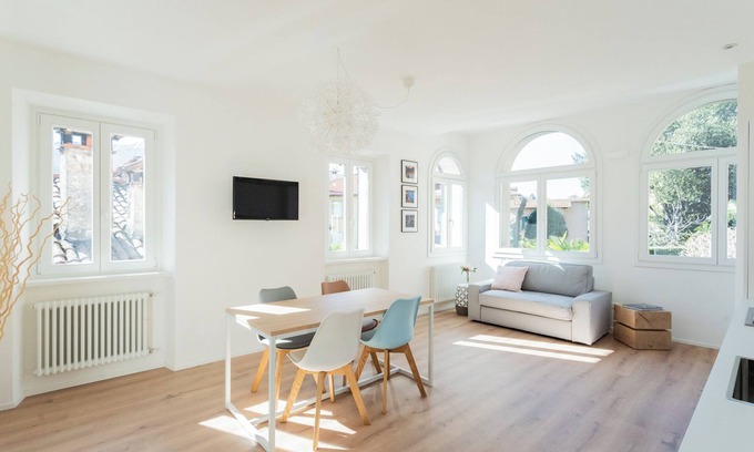 Azzano Apartment | Cozy Stay at Sunny Corner Near Bellagio with Breakfast