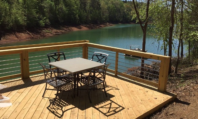 Jacksboro House | Enchanting Lakefront Retreat in a Quiet Cove - 9.8/10 Rated