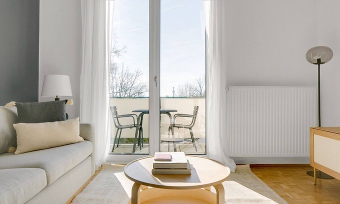 Dobling Apartment | Bright 2BR Döbling Apartment with Balcony, Steps from Tram