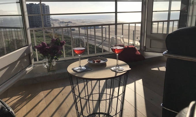 Middelkerke Condo | Stylish Sea View Flat in the Heart of the City