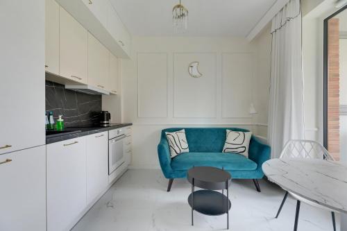 Emaus Apartment | Relax at Sunny Garden by Grand Apartments with Pool & Dining