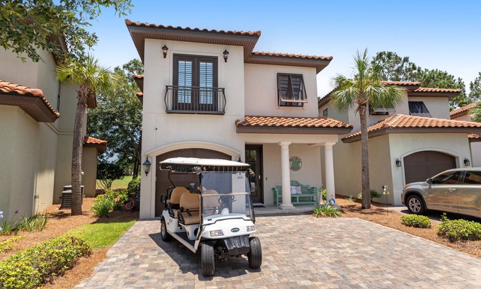 Villa Lago House | Unforgettable Sunny Getaway with Pool, Grill & Golf Carts