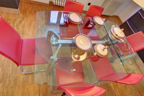 Cannaregio Apartment | Inviting SUNNY Ghetto Canalview with Hot Tub & 9/10 Rating