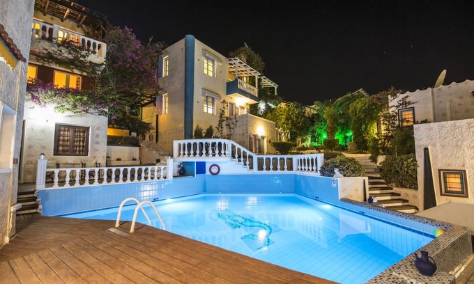 Piskopiano Apartment | Elegant Master Suite with Pool and Panoramic Views