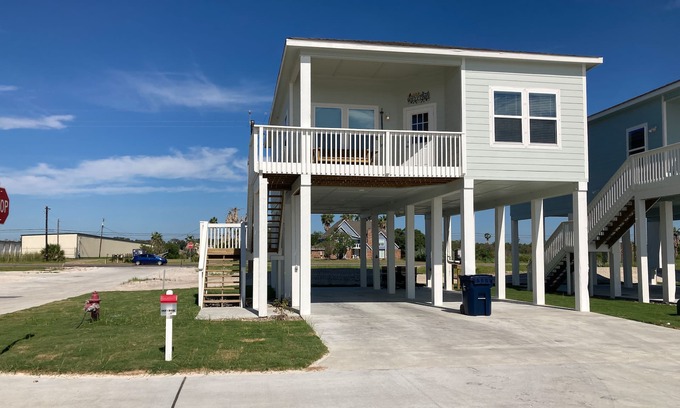 Rockport House | Sunny Beachside Retreat with Pool & Golf Nearby, Rated 9.8
