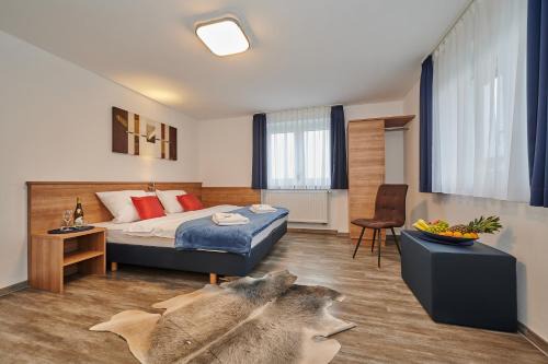 Aiterhofen Hotel | Inviting Stay at Sunny Hotel Straubing with Ocean Views
