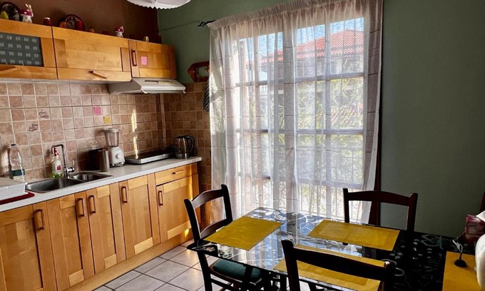 Mykines Apartment | Delightful Stay at Sunny House, Near Ancient Mycenae!