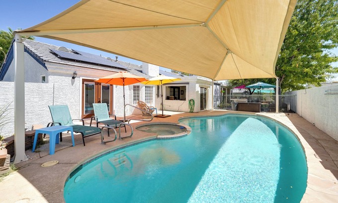 Northwest Area Apartment | Sunny Las Vegas Studio with Pool & Pet-Friendly Perks