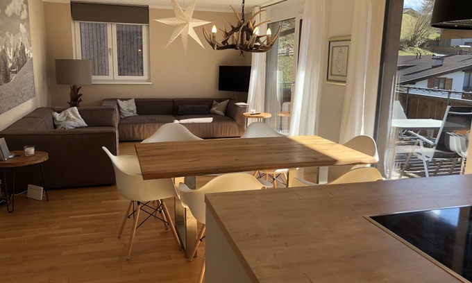 Kitzbuehel Apartment | Modern Mountain Apartment with Large Balcony & Lake Views