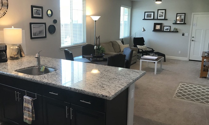 Woodland House | Sunny New “Casita” just 11 minutes to UC Davis