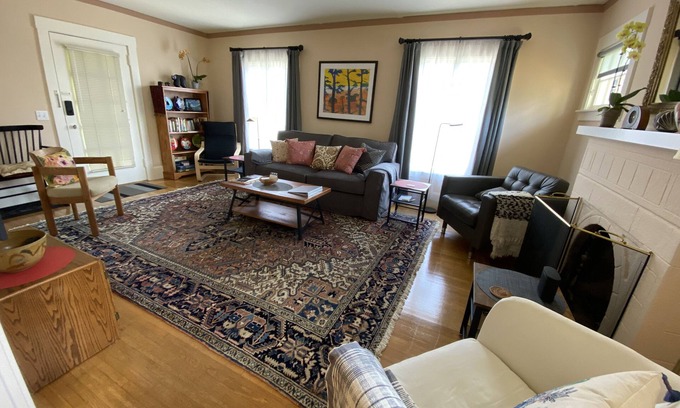 North Berkeley Apartment | Premier Duplex Apartment in Berkeley's Gourmet Ghetto