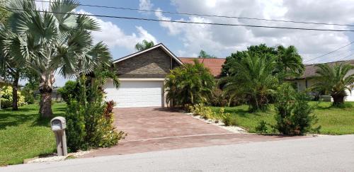 Fort Myers Villa | Bright Oceanfront Escape at Sunny Paradise - 4 Star Rated