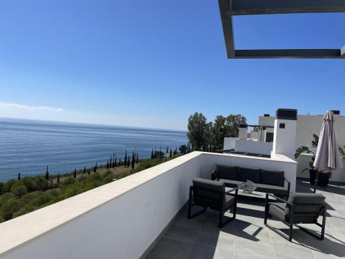 Velilla-Taramay Apartment | Seaside Penthouse Apartment with Breathtaking Ocean Views