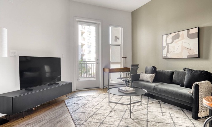 Centennial Apartment | Sunny Redwood City 1BR with Gym & A/C, Near Caltrain
