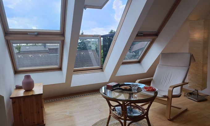 Liesing Apartment | Sunny Rooms in a quiet Area.