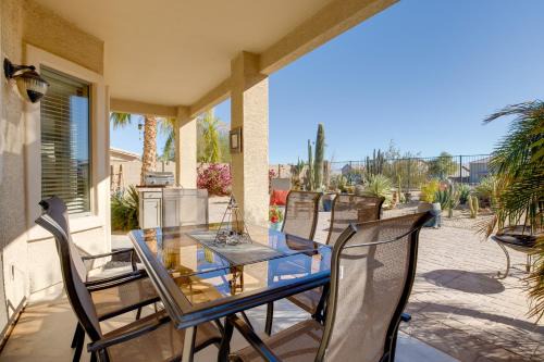 San Tan Valley House | Inviting San Tan Valley Home with Hot Tub & Golf Views