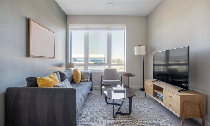 Santa Clara Apartment | Bright Santa Clara 1BR with Pool, Gym & Pet-Friendly Perks