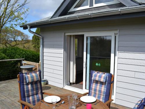 High Street House | Sunny Skies: Family and Pet-Friendly 4-Star Retreat