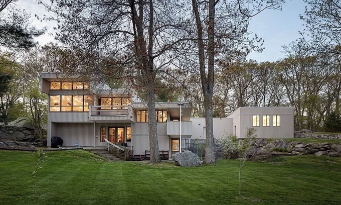 Warwick House | West Coast Style House with Movie Room and Ocean Views