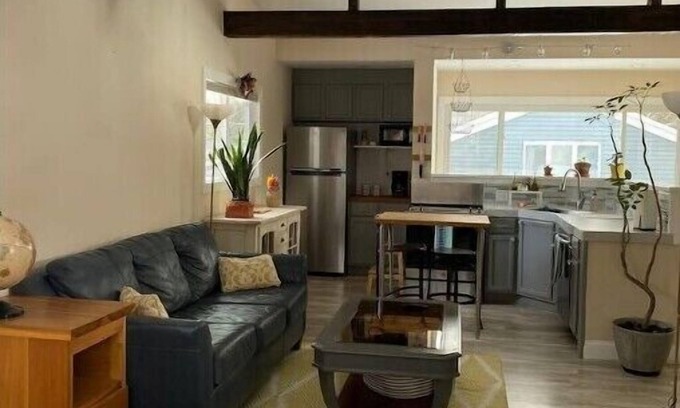 Athens Apartment | Bright Studio Apartment with Spa and Ocean View Amenities