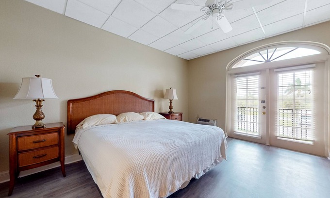 Naples Apartment | Inviting Studio with Pool, Game Room, and Tennis Courts