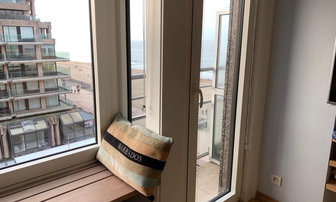 Knokke Apartment | Seaside Studio with Ocean View and Pet-Friendly Amenities
