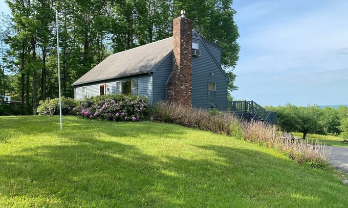 Middlefield House | Bright and Stylish Berkshire Mountain Retreat near Jacob's Pillow