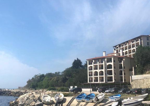 Primorski Apartment | Pet-Friendly Sunny Suites with Ocean View & 10/10 Ratings