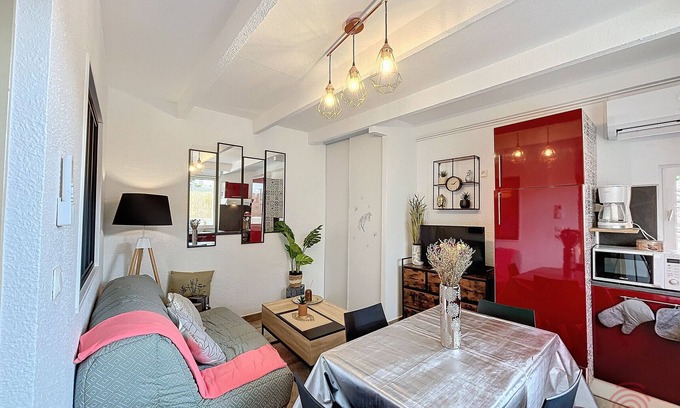 Lamalou-les-Bains Apartment | Cozy Apartment in Lamalou-les-Bains - Ideal for Couples