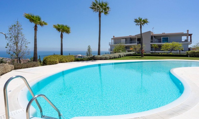 La Capellania Apartment | Relaxing Getaway: Sunny Terrace with Jacuzzi in El Higueron