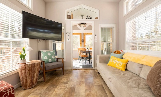 Woodland Park House | Pet-Friendly Tiny Home with Deck and BBQ - Rated 9.2/10