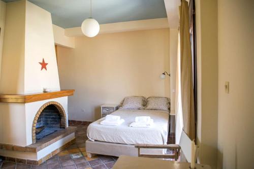 Filopappou Apartment | Top Floor Studio with Spectacular Athens Views - 4 Stars