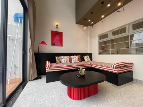 Vinh Hai Villa | SUNNY villa by the beach-Private Pool-3 bedrooms