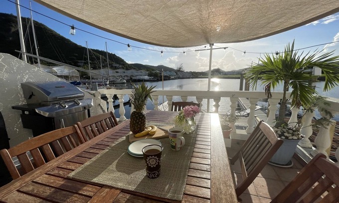 Bouvet Island House | Sunny Villa in the Marina - Breathtaking Water Views
