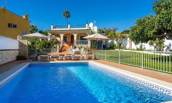 Nerja Villa | Guest Rated 10/10: Sunny Villa Nerja with Pool & Kitchen