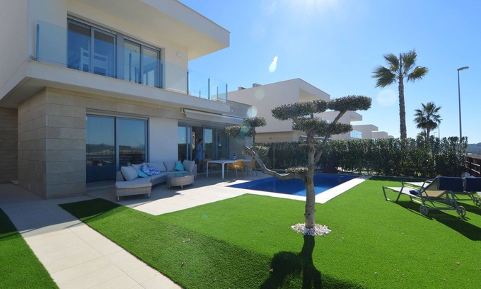 Lo Rufete Villa | Guest Rated 9.8: Belvilla by OYO Casa Anacardo Awaits
