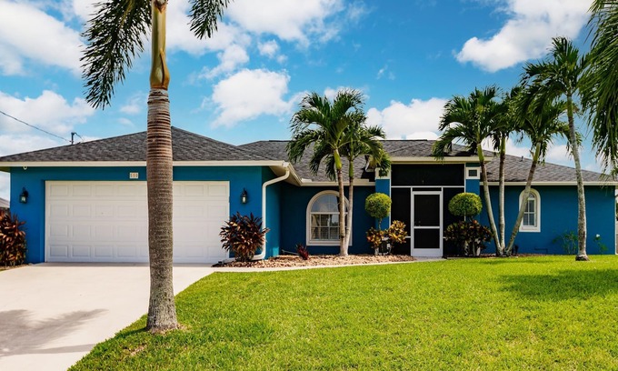 Caloosahatchee House | Bright Waterfront Retreat with Pool and Lake Views