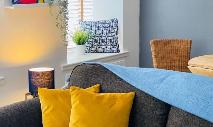 Stonehaven Apartment | Family-Friendly Sunnyside Apartment with High Guest Ratings