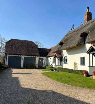 Howlett End Bed & Breakfast | Sunnyside Cottage
