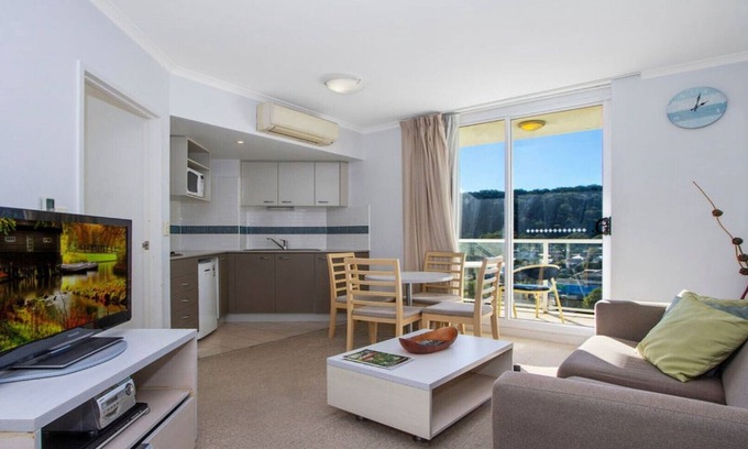 Ettalong Beach House | Beachfront Relaxation at Sunnyside Ettalong Resort