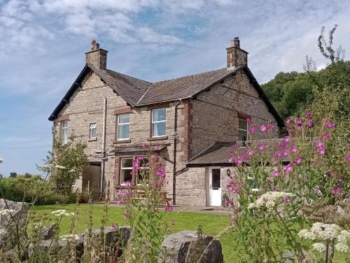 Meathop House | Pet-Friendly Retreat at Sunnyside Farm - Rated 10/10!
