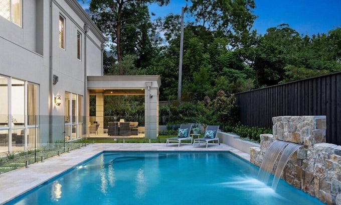 North Turramurra House | 'Sunnyside' - Grand Turramurra Mansion with pool, cinema, butlers kitchen, the perfect entertainer!