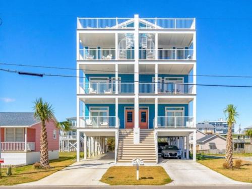 North Carolina Coast House | Discover Sunnyside: Ocean Views & Steps to the Beach