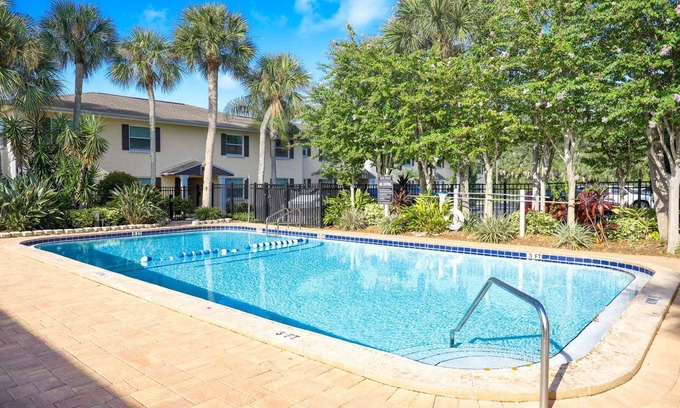 Anona Condo | Relaxing Stay at Sunnyside Palms Resort with Pool & BBQ