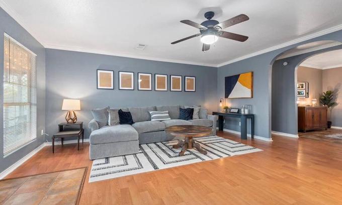 Bacliff Apartment | Discover Sunnyside Retreat: 4-Star, Family-Friendly Getaway